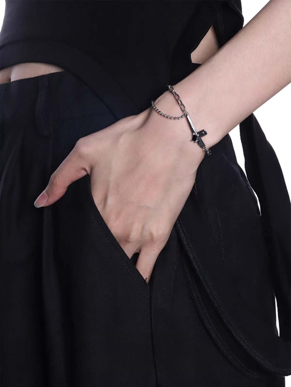 Janvera Silver Cross Chain Bracelet – Minimalist Unisex Jewelry